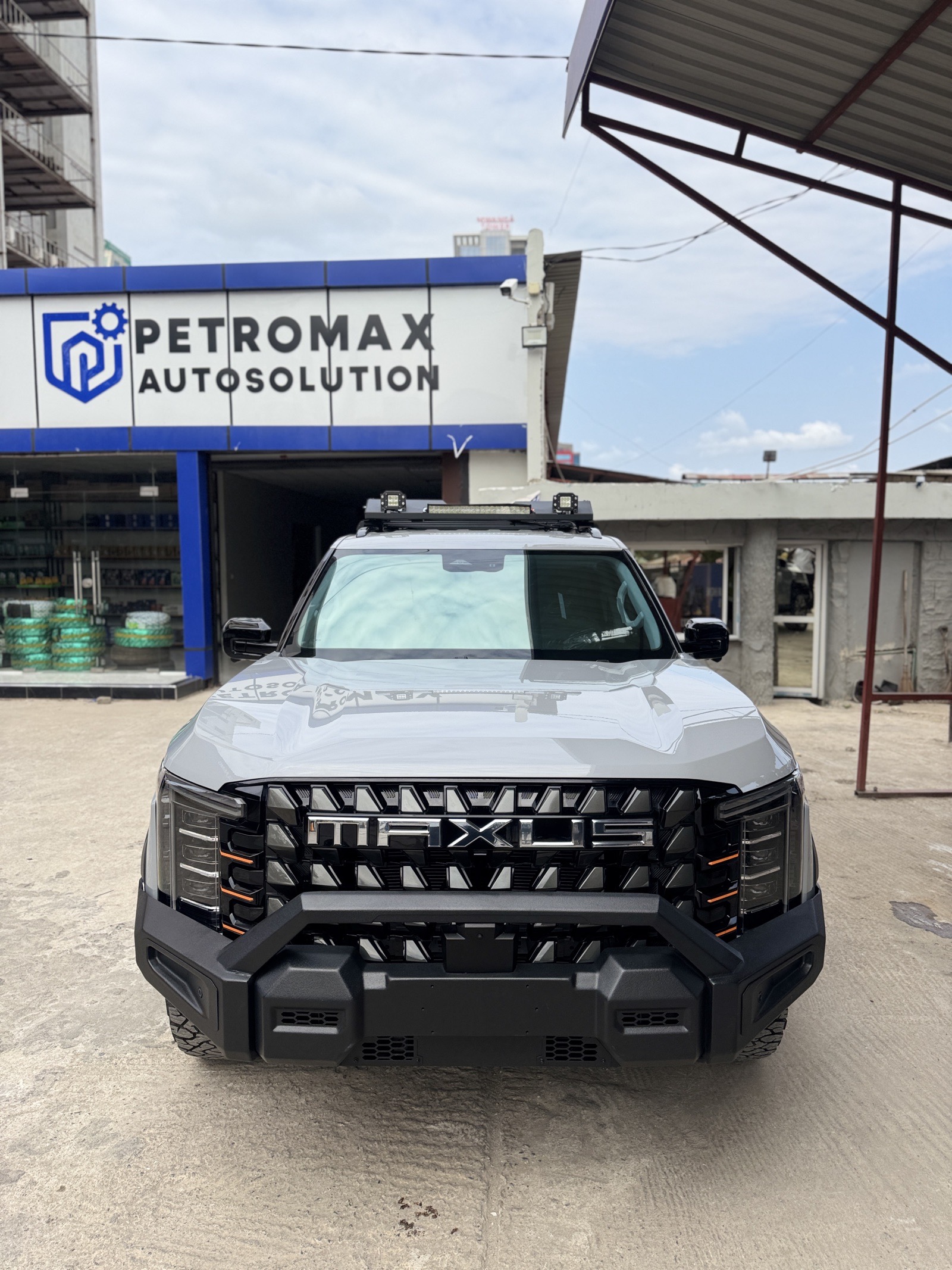 MAXUS TERRON 9