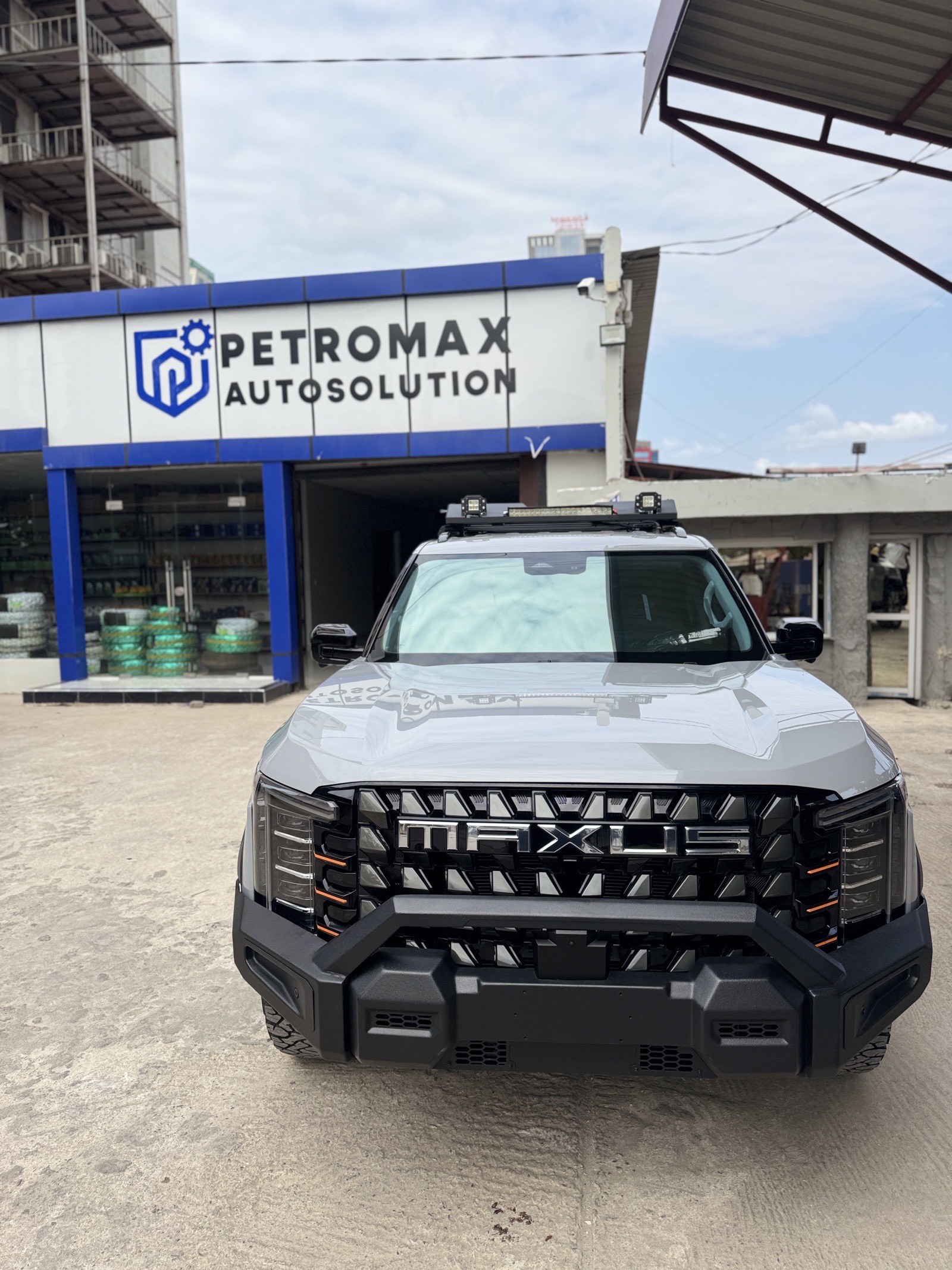 MAXUS TERRON 9